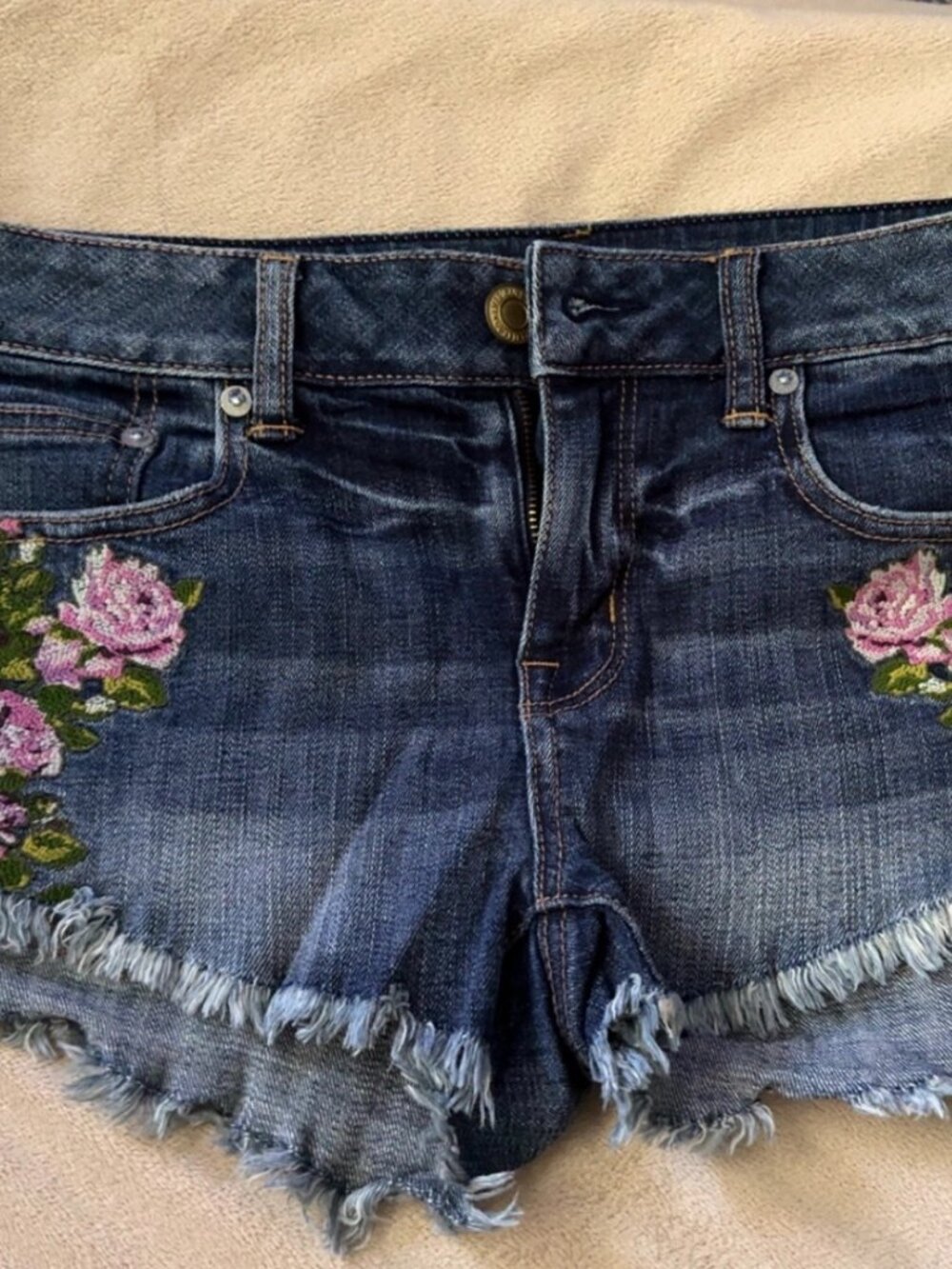 Super Cute American Eagle stretch jean shorts